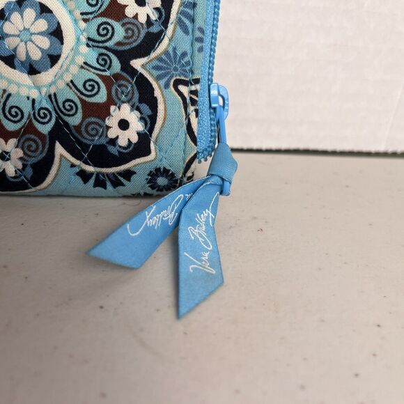 Vera Bradley Bali Blue Zip Around Wallet Organizer Floral 100% Cotton 8" x 5" - Picture 2 of 16